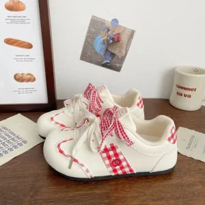 Dexun White Flat Sneakers